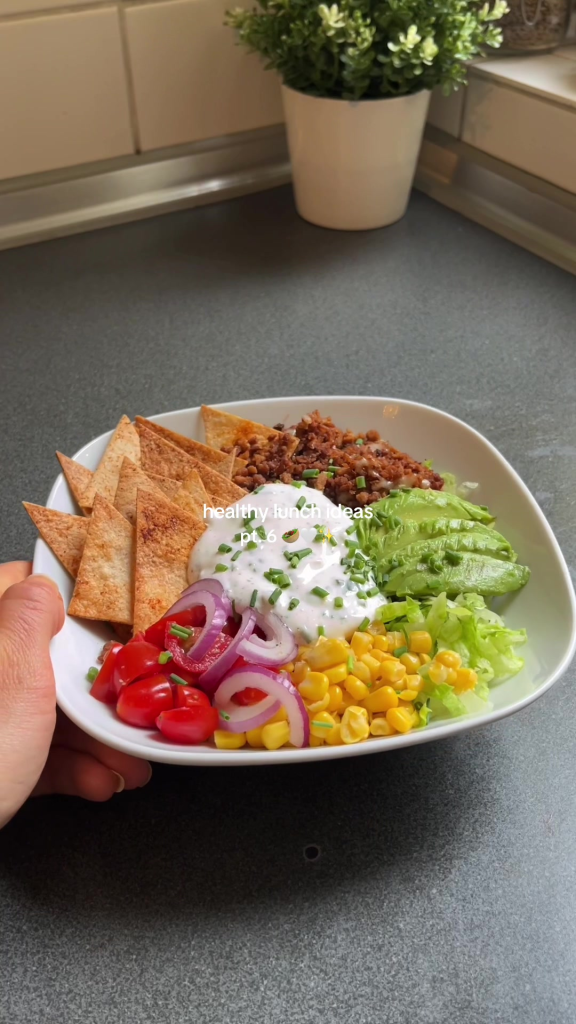 Veggie Nacho Bowl: A Healthy and Satisfying Lunch Idea 🥑✨