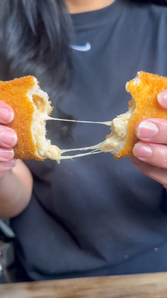 Chicken & Sweetcorn Breadrolls Recipe
