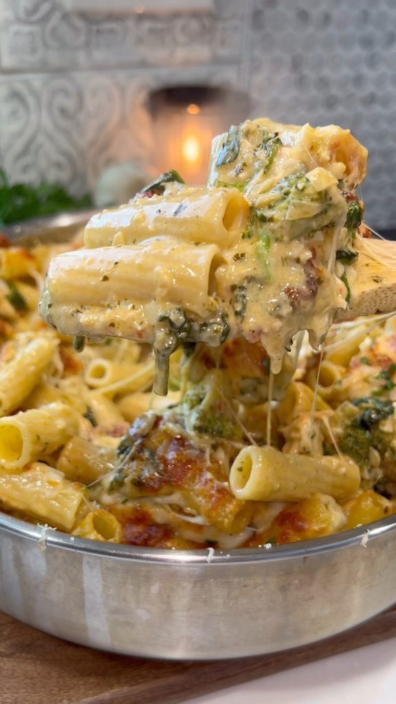 Creamy Sun-Dried Tomato and Pesto Chicken Pasta Recipe